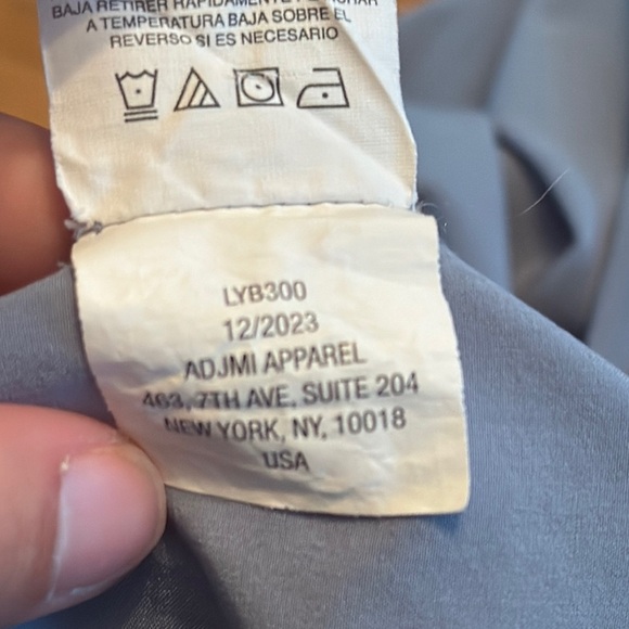 Gray Athletic Shorts with Elastic Waistband and Performance Fabric - Picture 13 of 13